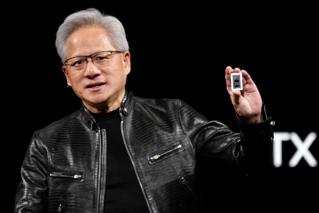 Jensen Huang presenta NVIDIA RTX Spark, una nueva plataforma para inteligencia artificial local en empresas y equipos de desarrollo.